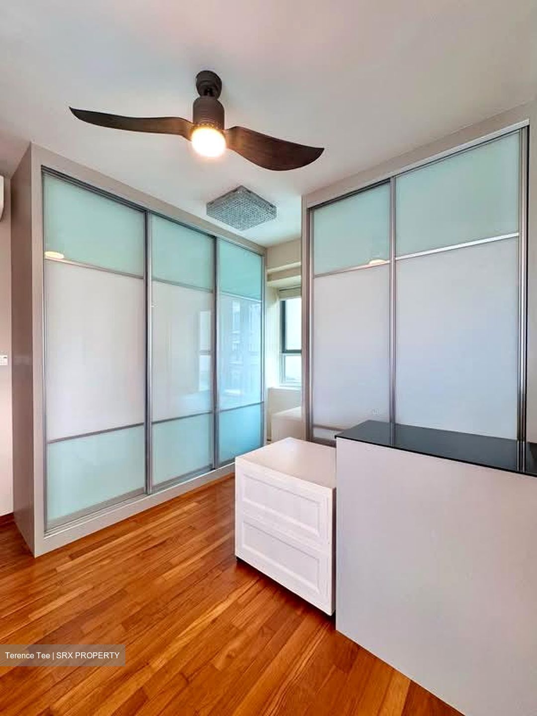 The Esta (D15), Condominium #577801181